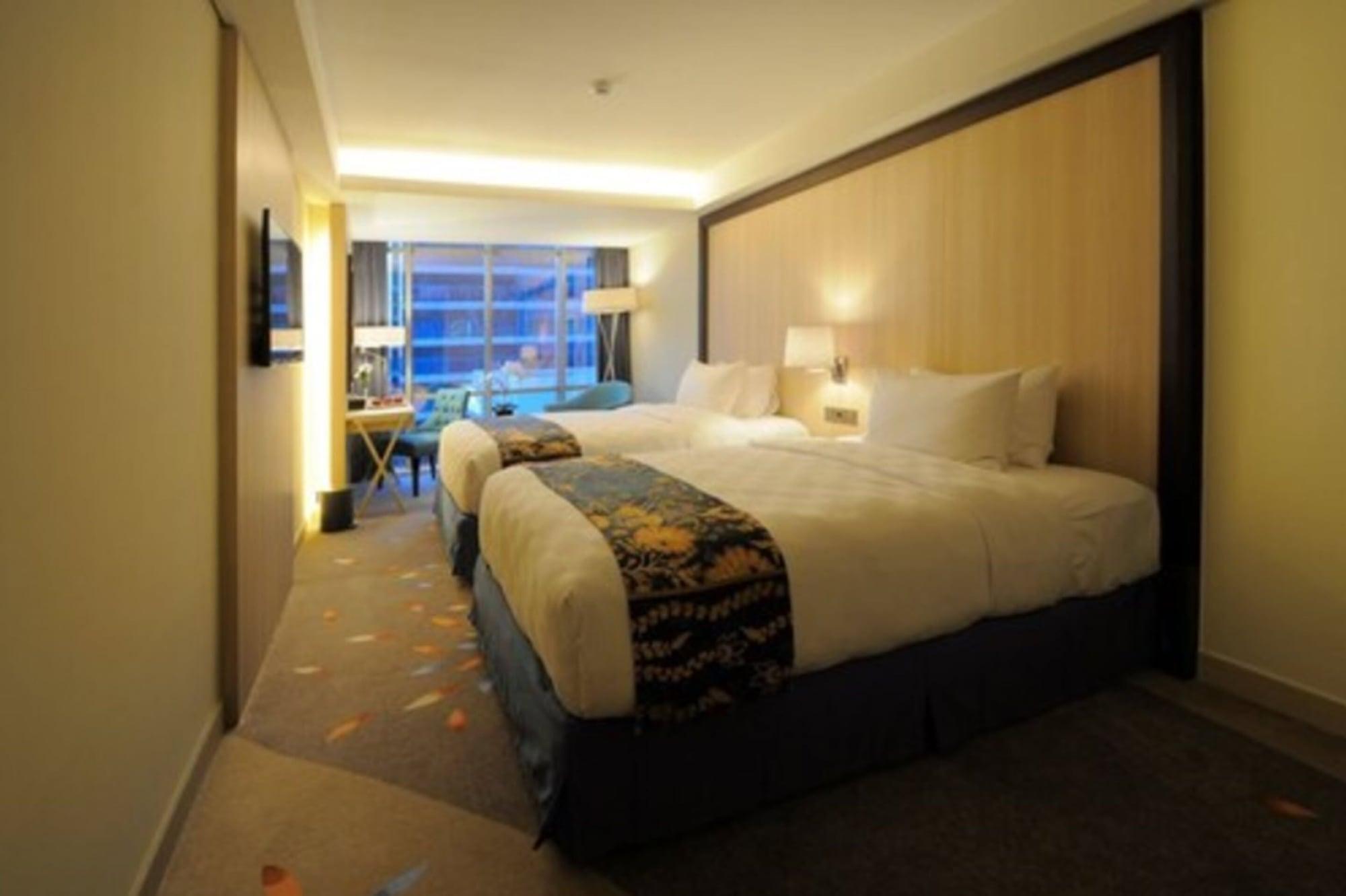 Louis Kienne Hotel Pandanaran Semarang Esterno foto