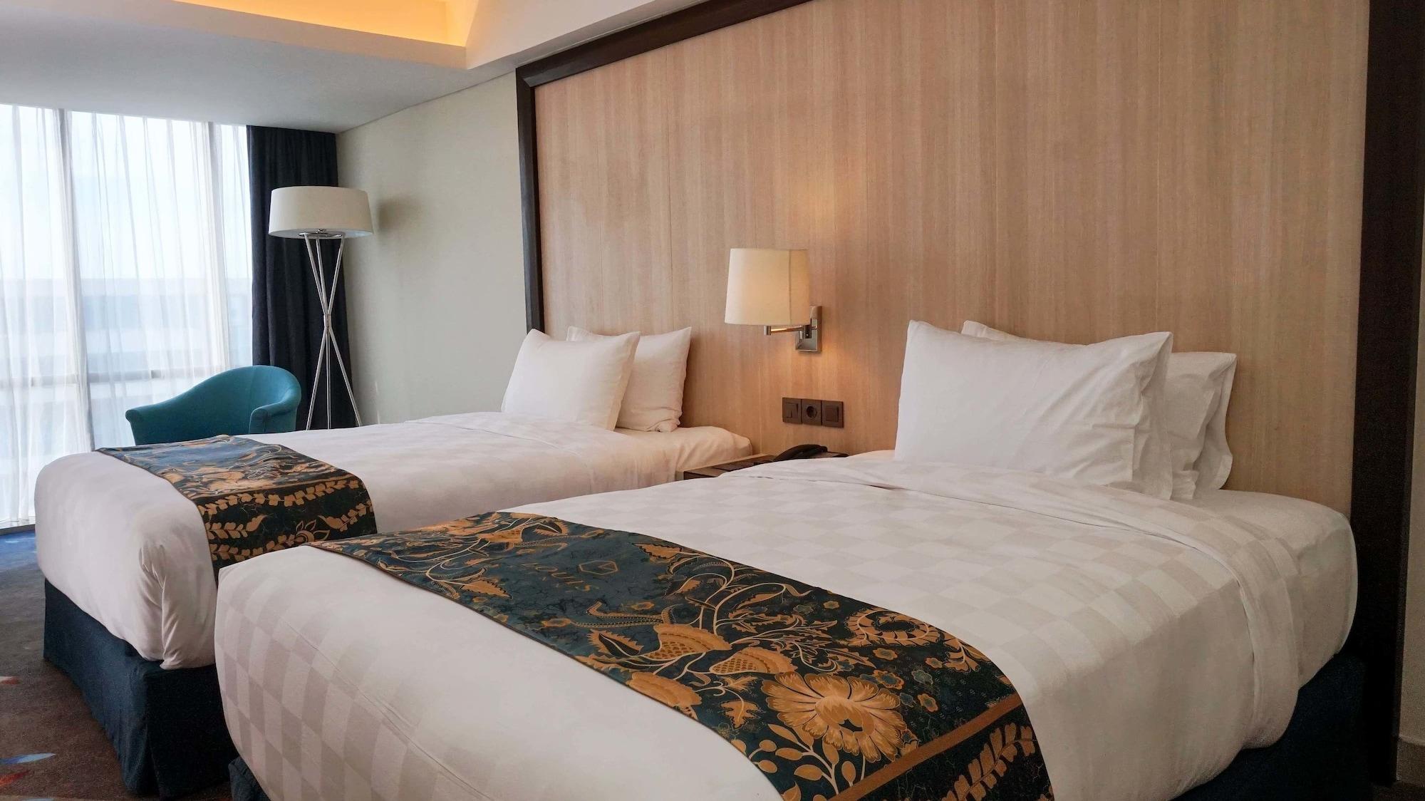 Louis Kienne Hotel Pandanaran Semarang Esterno foto