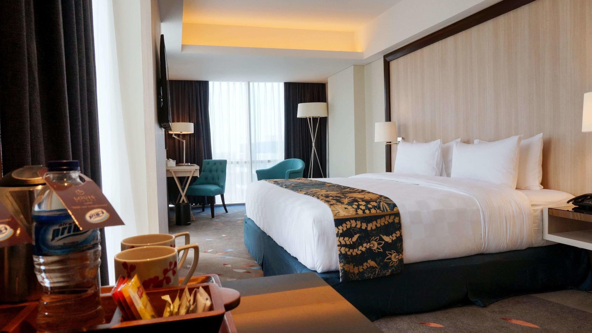 Louis Kienne Hotel Pandanaran Semarang Esterno foto