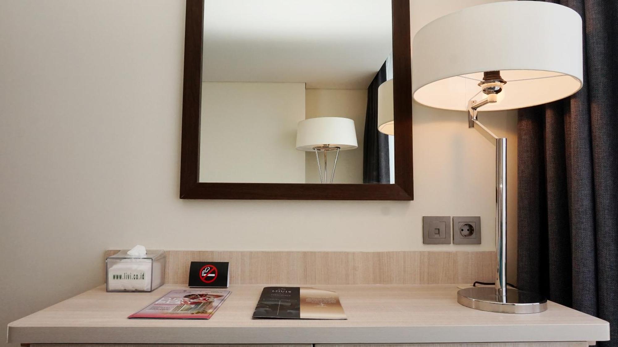 Louis Kienne Hotel Pandanaran Semarang Esterno foto