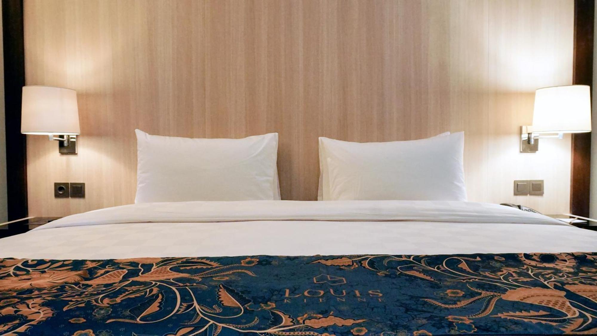 Louis Kienne Hotel Pandanaran Semarang Esterno foto