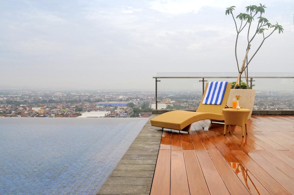 Louis Kienne Hotel Pandanaran Semarang Esterno foto