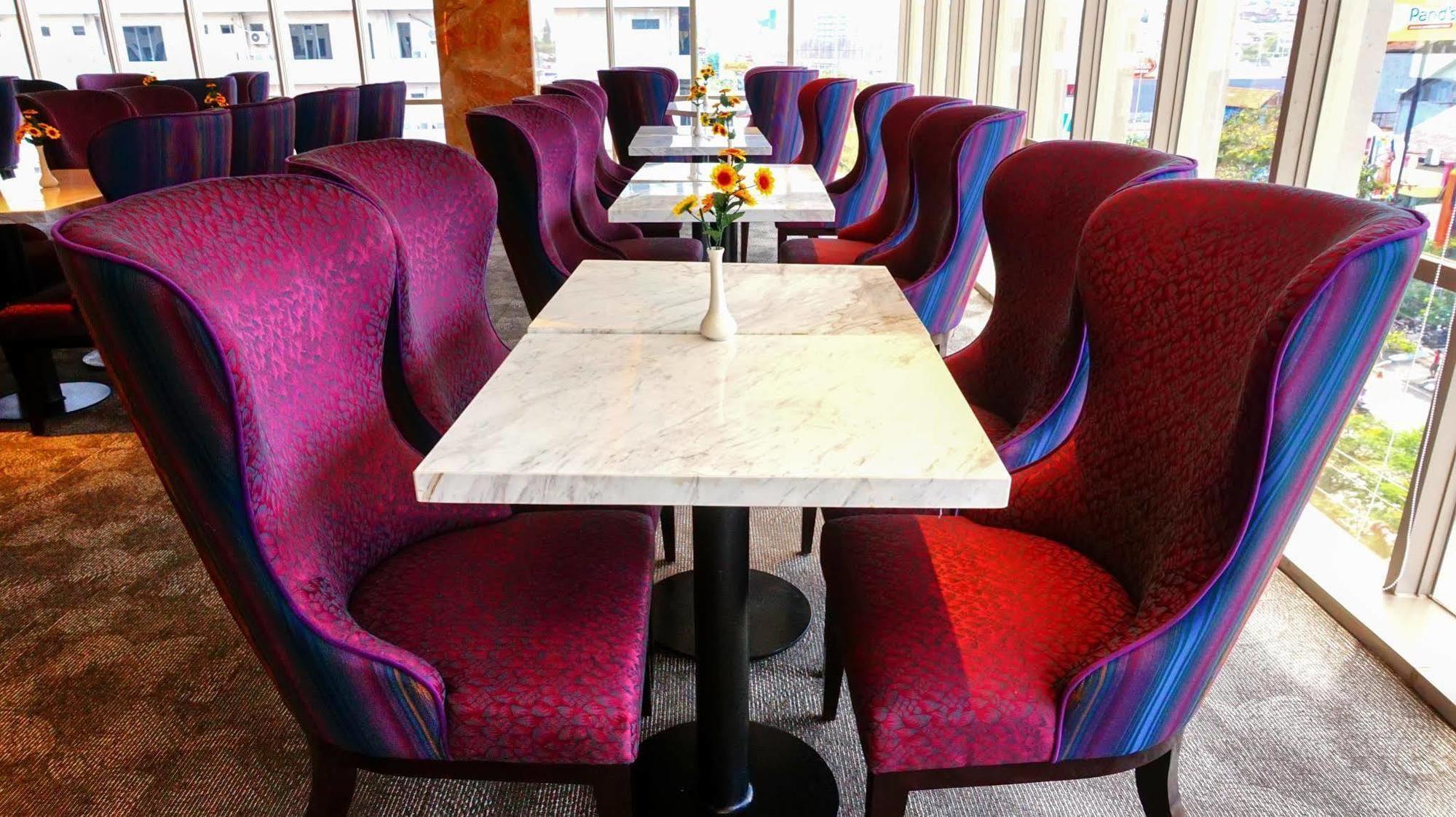 Louis Kienne Hotel Pandanaran Semarang Esterno foto