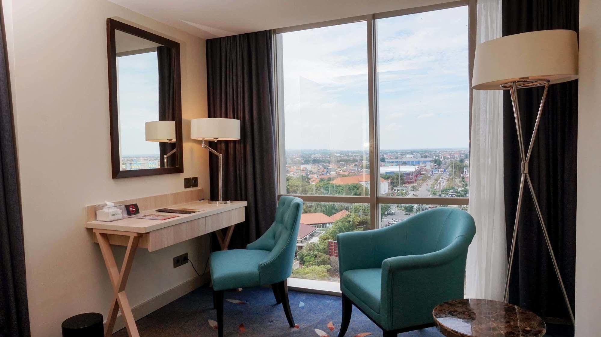 Louis Kienne Hotel Pandanaran Semarang Esterno foto