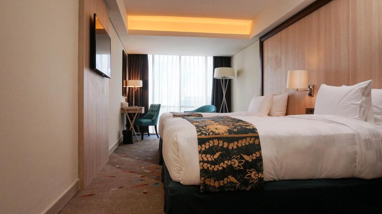 Louis Kienne Hotel Pandanaran Semarang Esterno foto